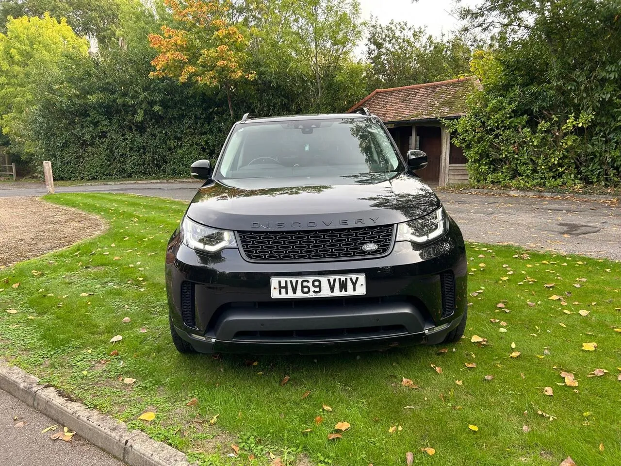 Land Rover Discovery 2019 photo 2