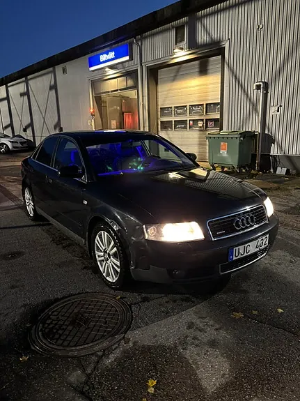 Audi A4 2003 photo 2