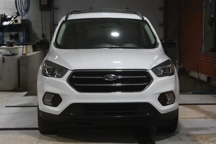 Ford Escape 2018 photo 2