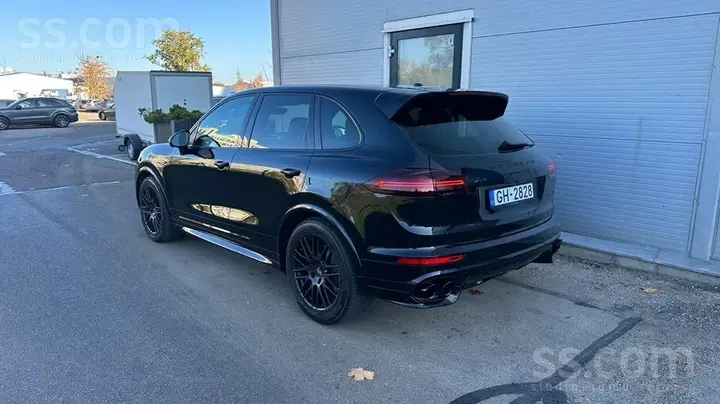 Porsche Cayenne 2017 photo 2
