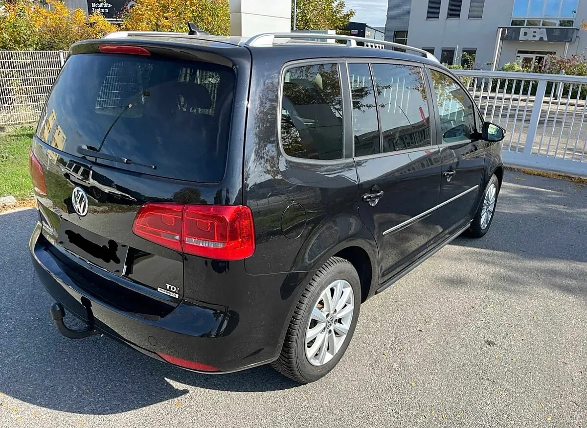Volkswagen Touran 2014 photo 3