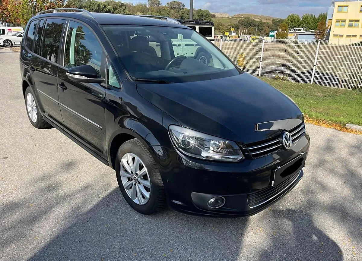Volkswagen Touran 2014 photo 2