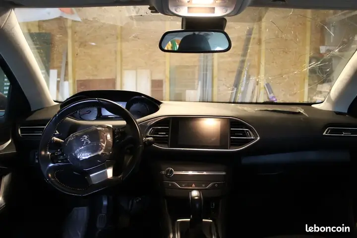 Peugeot 308 2016 photo 3