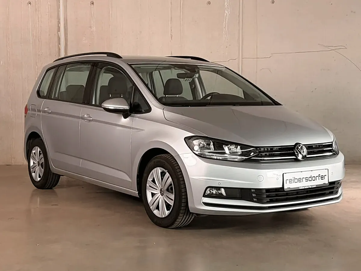 Volkswagen Touran 2023 photo 3