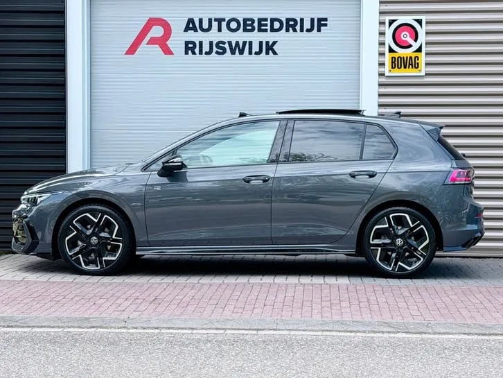 Volkswagen Golf 2024 photo 2
