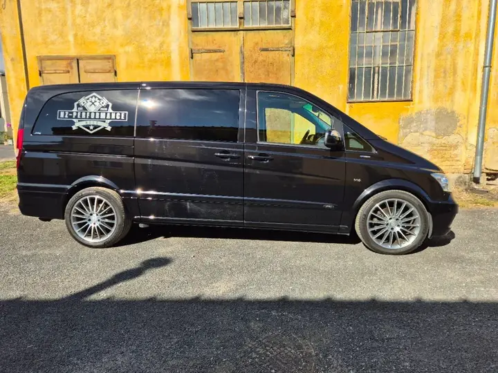 Mercedes-Benz Viano 2011 photo 3