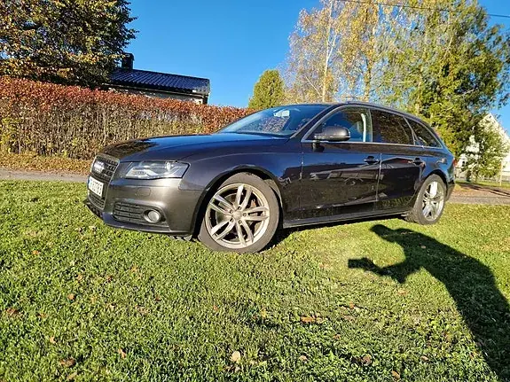 Audi A4 2012 photo 2