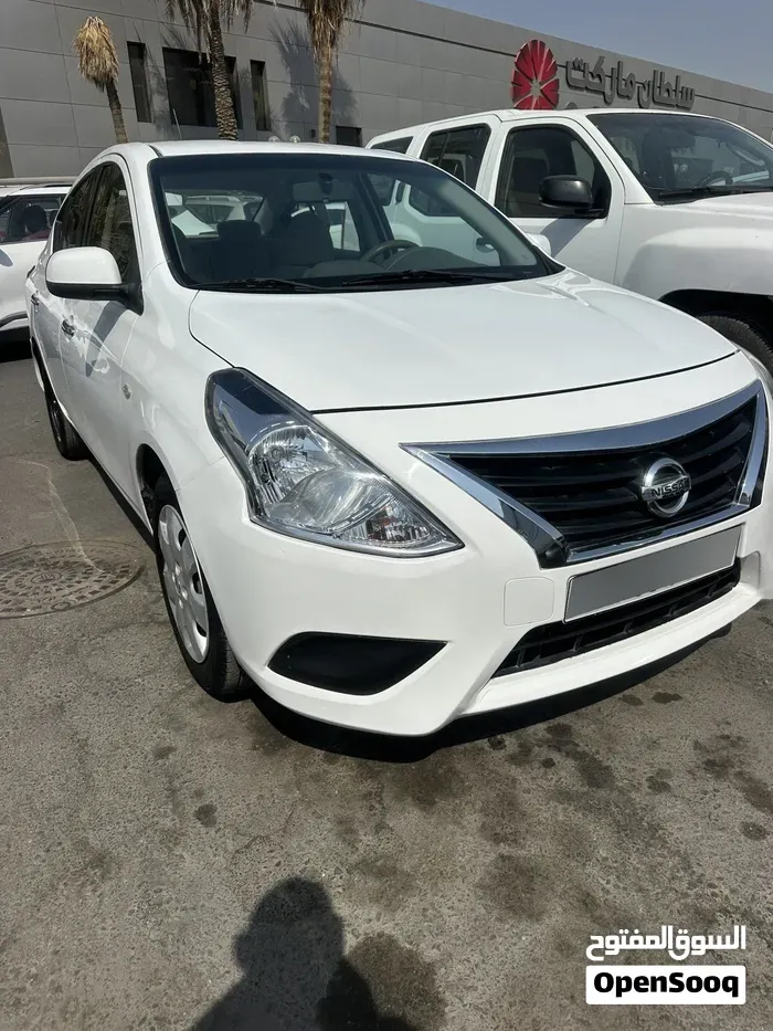 Nissan Sunny 2022 photo 2