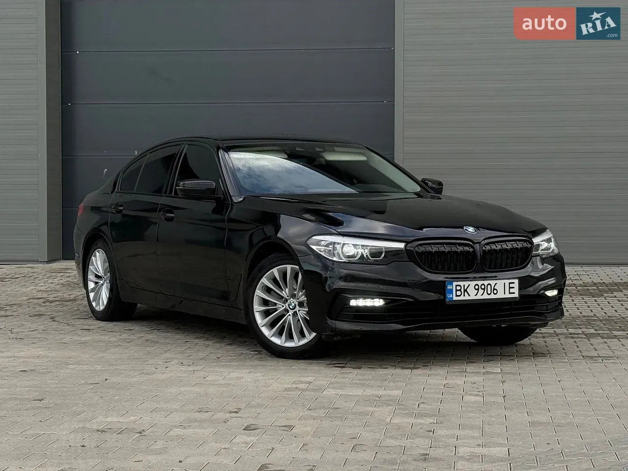 BMW 5 Series 2018 photo 4