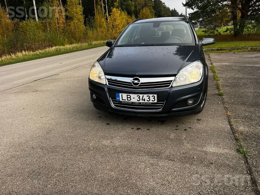 Opel Astra H 2008 photo 3