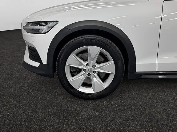Volvo V60 Cross Country 2019 photo 3