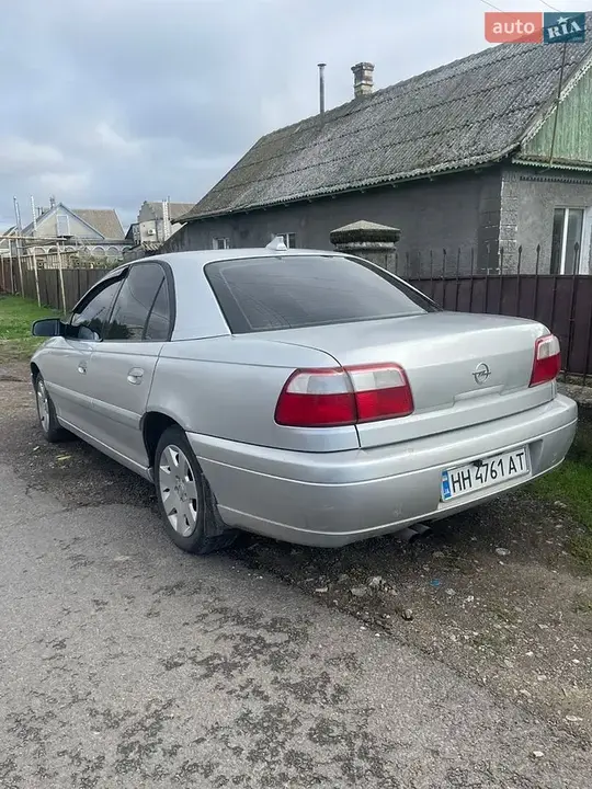 Opel Omega 2002 photo 4