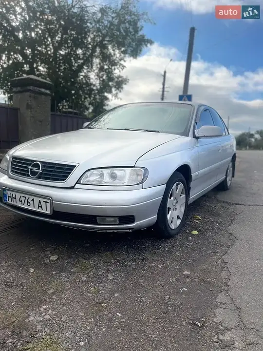 Opel Omega 2002 photo 2