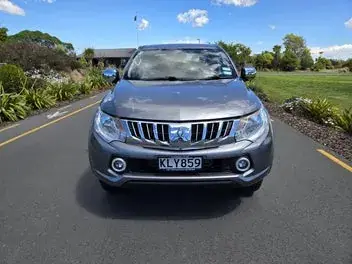 Mitsubishi Triton 2017 photo 3