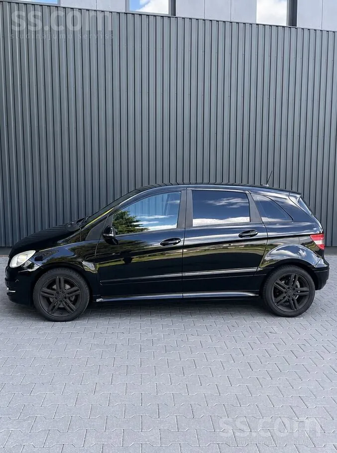 Mercedes-Benz B180 2010 photo 4