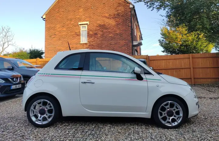 Fiat 500 Lounge 2012 photo 5