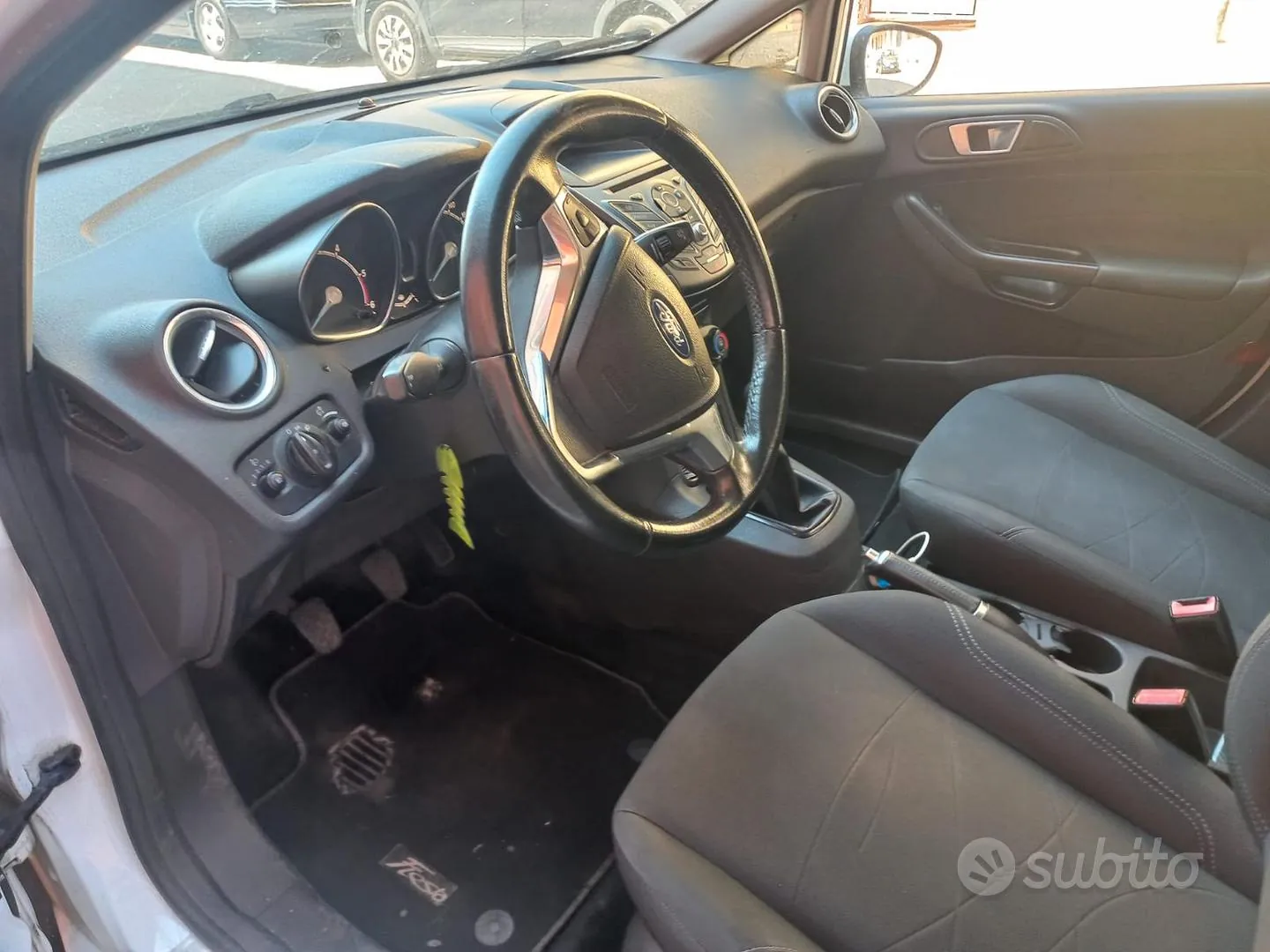 Ford Fiesta 2017 photo 2