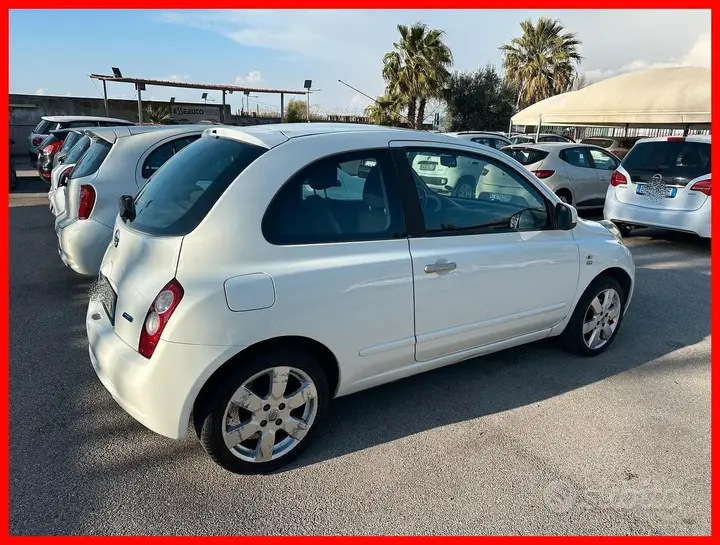 Nissan Micra 2010 photo 4