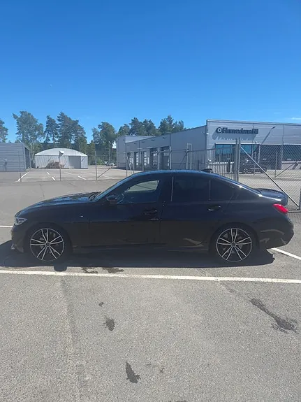 BMW 330D 2019 photo 3