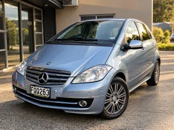 Mercedes-Benz A-Class 2010 photo 2