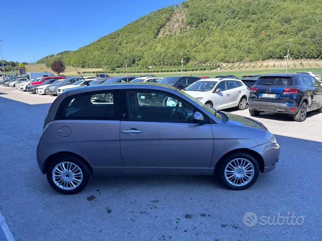 Lancia Ypsilon 2010 photo 4