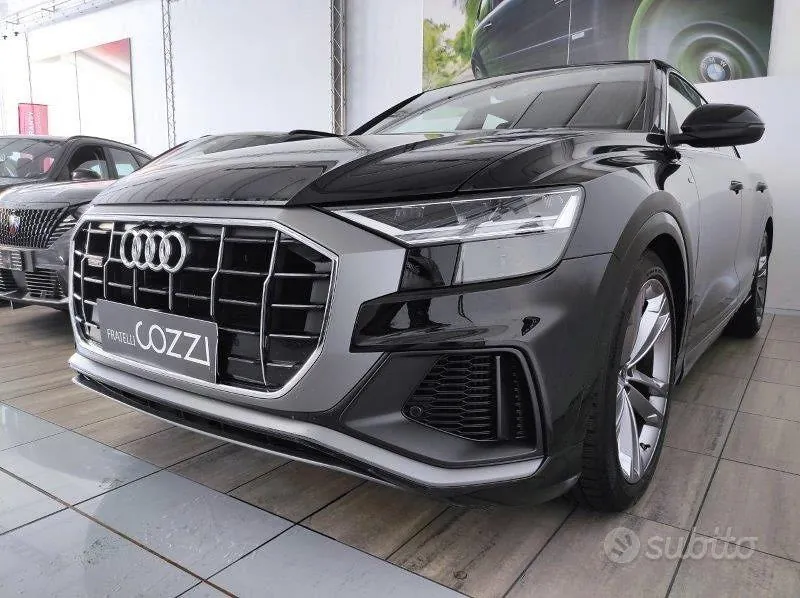 Audi Q8 2022 photo 2