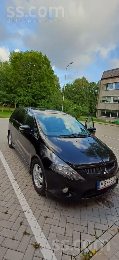 Mitsubishi Grandis 2006 photo 4