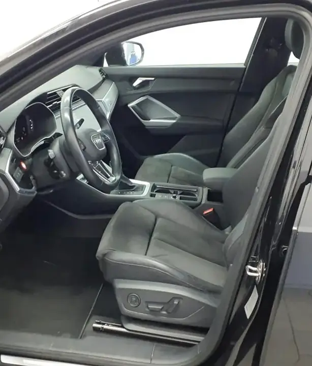 Audi Q3 2022 photo 3