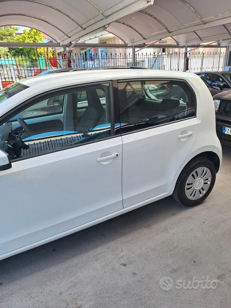 Volkswagen Up 2013 photo 3