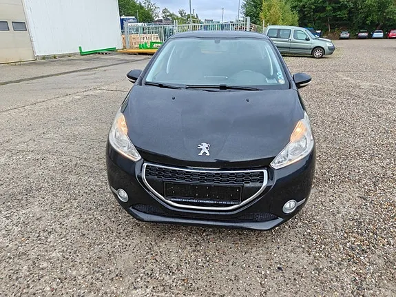 Peugeot 208 2014 photo 2