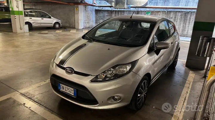 Ford Fiesta 2012 photo 2