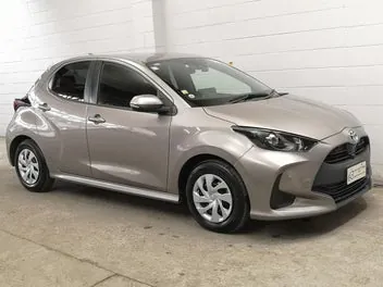 Toyota Yaris 2021 photo 2