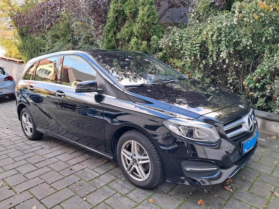 Mercedes-Benz B 200