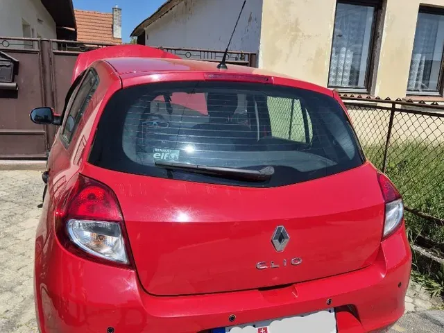 Renault Clio 2011 photo 2