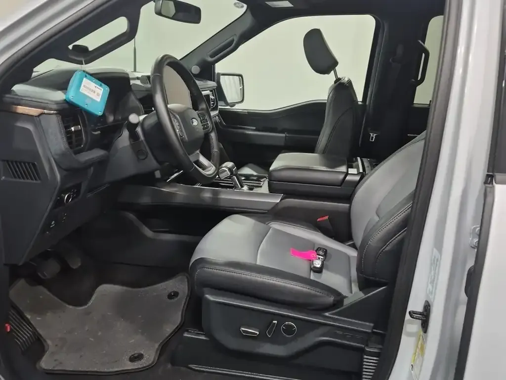 Ford F-150 Lightning 2025 photo 5