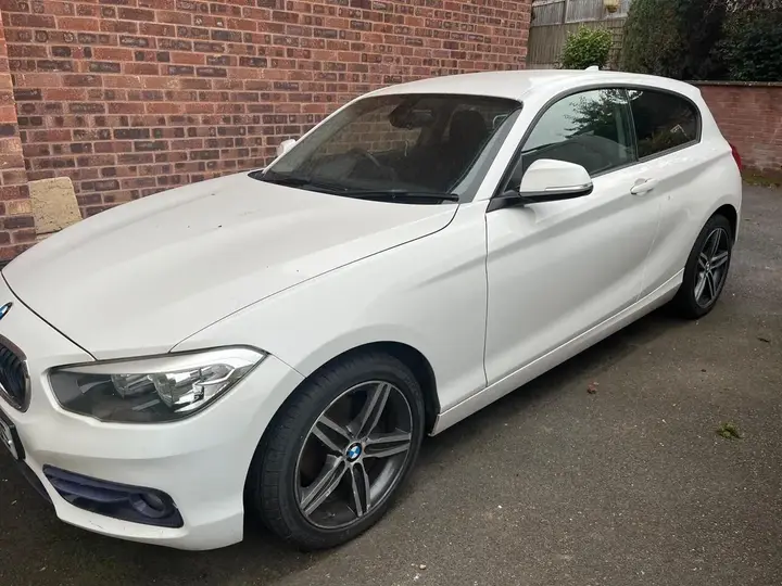 BMW 1 Series 2016 photo 2