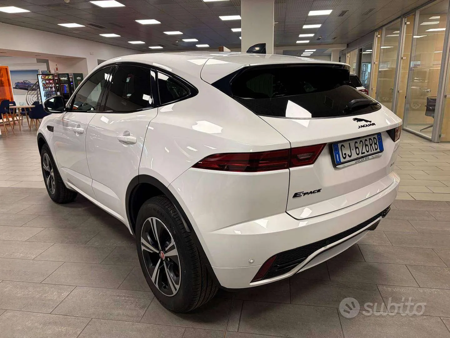 Jaguar E-Pace 2022 photo 5