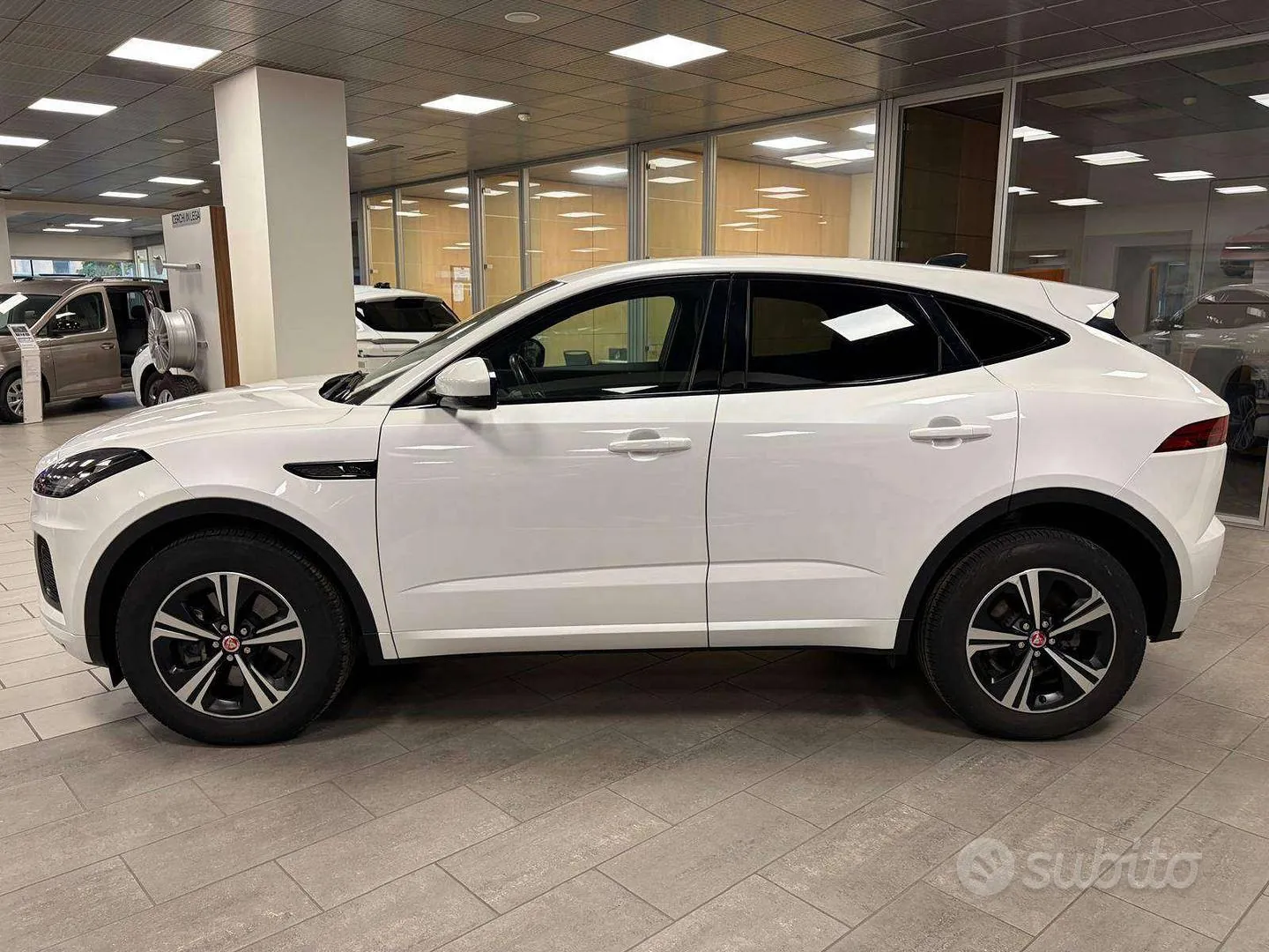 Jaguar E-Pace 2022 photo 4