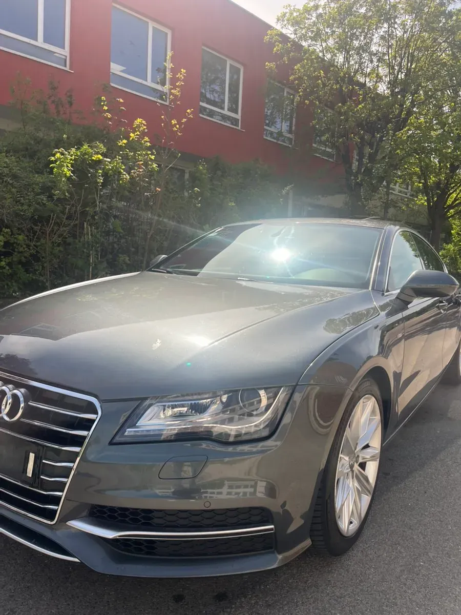 Audi A7 2011 photo 2