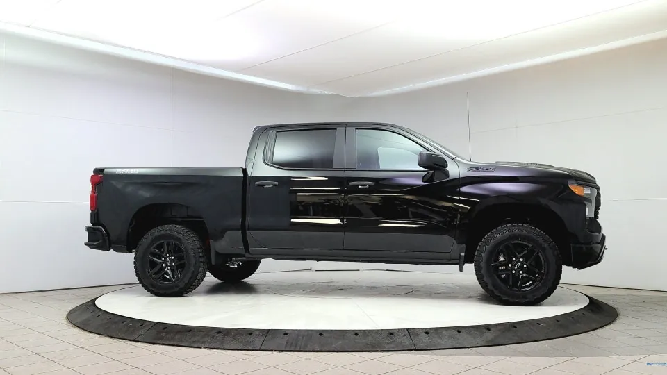 Chevrolet Silverado 1500 2026 photo 2