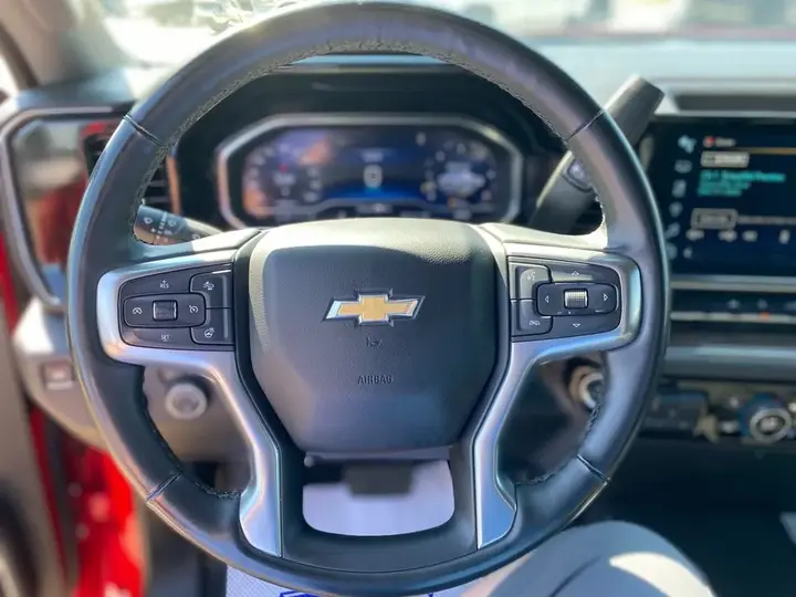 Chevrolet Silverado 1500 2025 photo 4