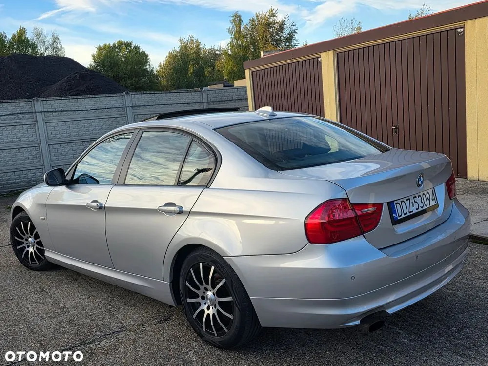 BMW Seria 3 2009 photo 3