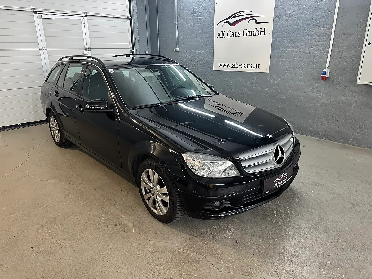 Mercedes-Benz C-Class 2011 photo 2