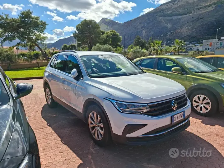 Volkswagen Tiguan 2022 photo 2