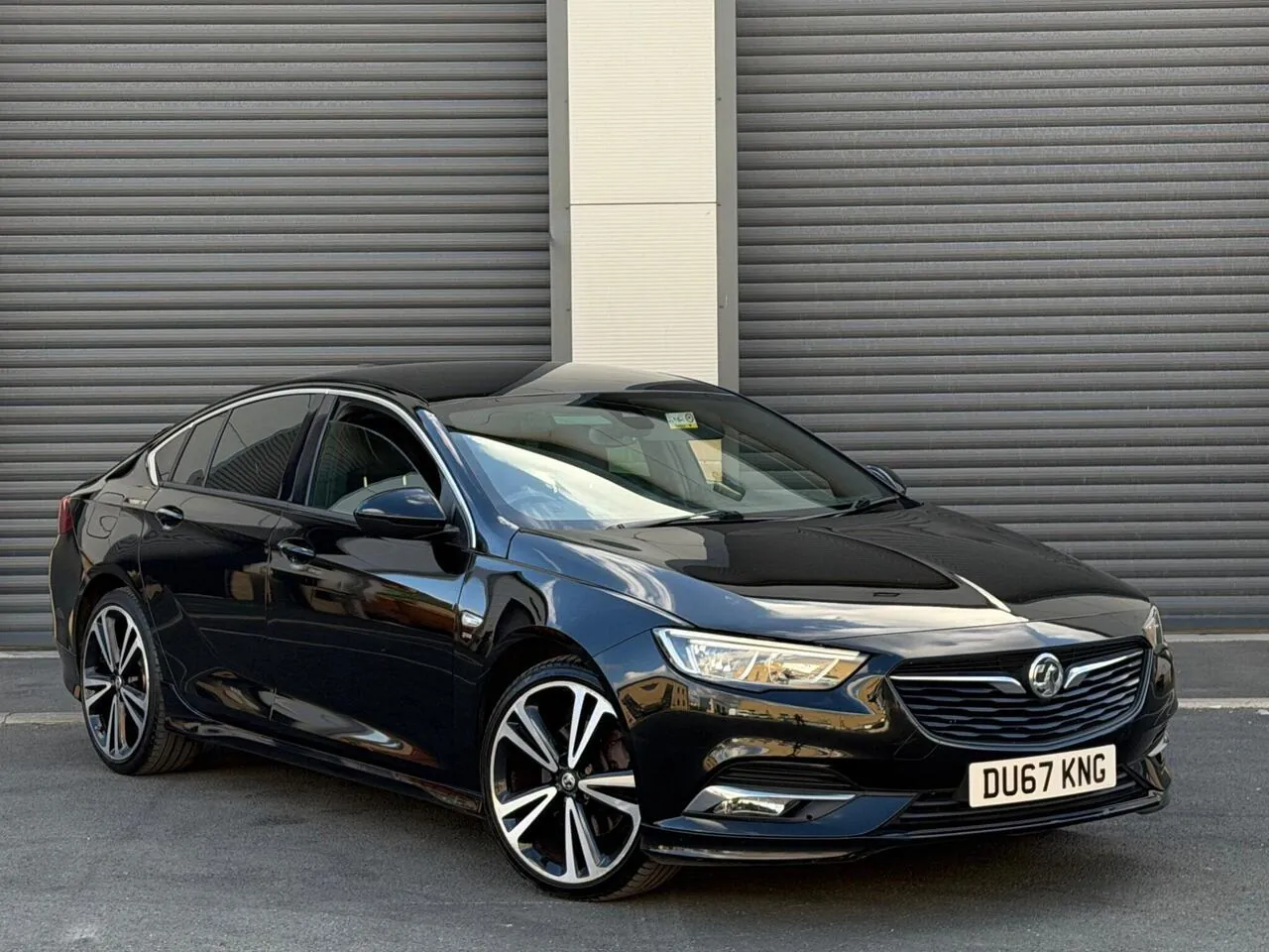 Vauxhall Insignia 2017 photo 2