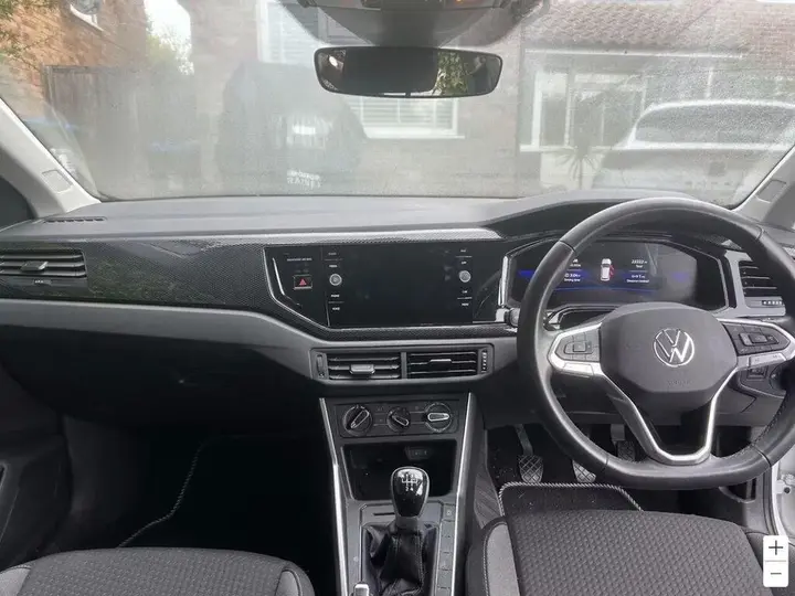 Volkswagen Polo 2023 photo 2