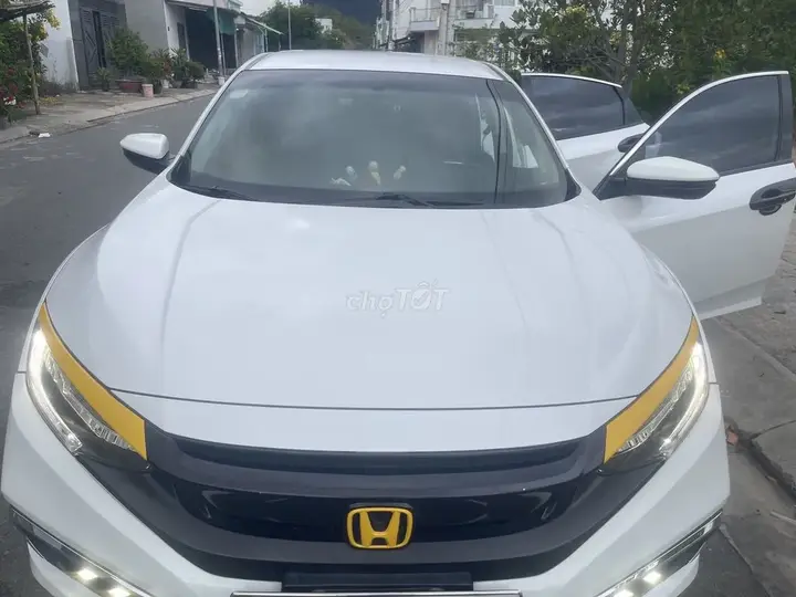Honda Civic 2020 photo 2