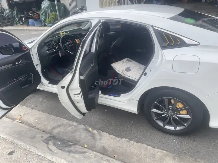 Honda Civic 2020 photo 3