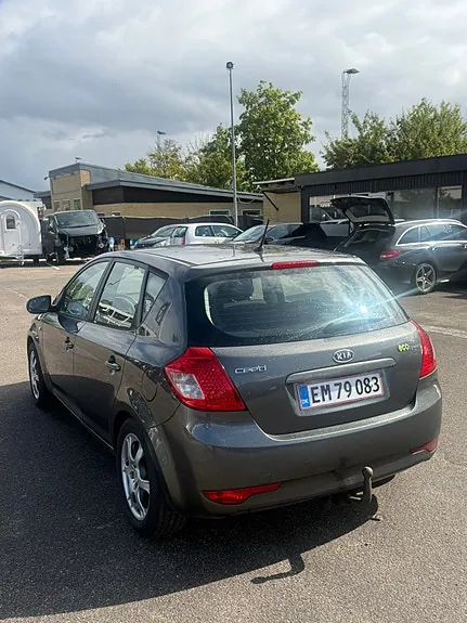 Kia Ceed 2009 photo 3