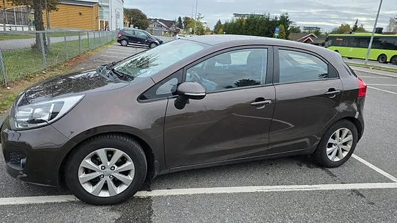 Kia Rio 2014 photo 2